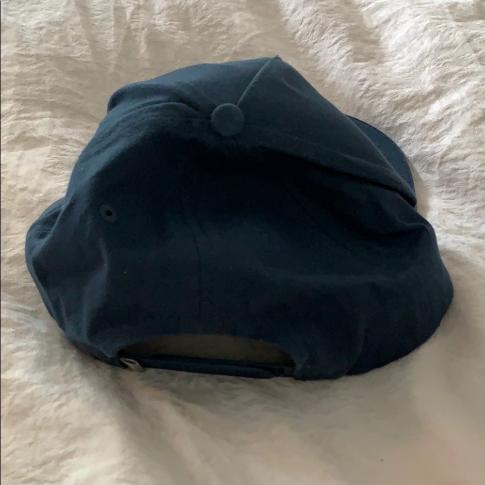 Bench SnapBack - Picture 3 of 5